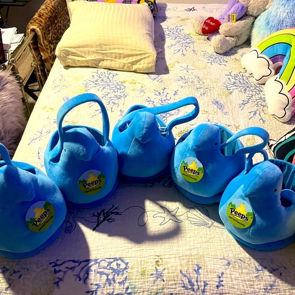 Peeps bundle, blue chic baskets x 3 and yellow plush bunny x1 - Picture 9 of 10